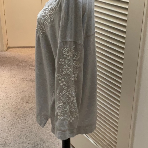 High & Low Embroidered Top - Picture 2 of 4